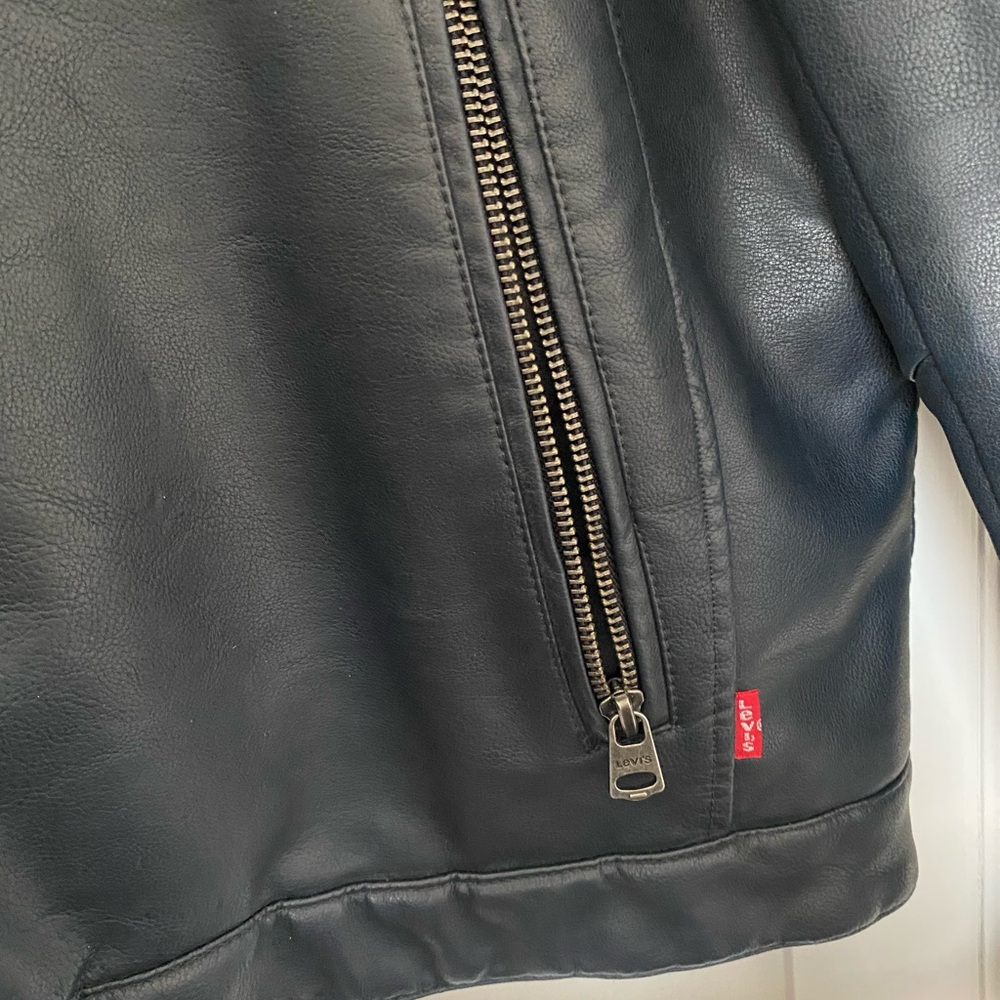 Levi’s Men Jacket. - image 3